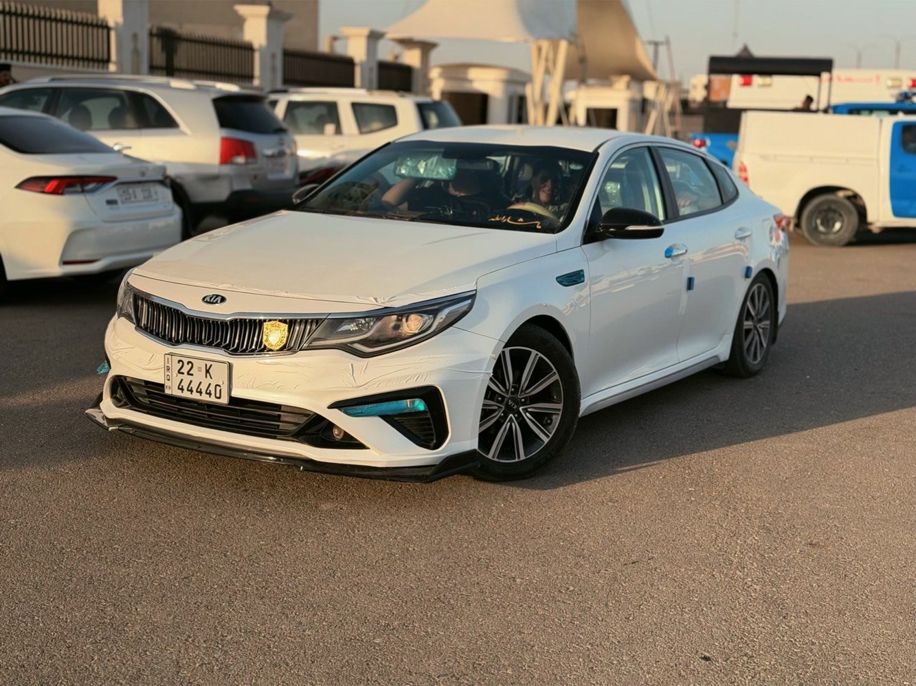 ✨ للبيع كيا اوبتيما خليجي 2019 ✨✨

✨ محرك 2400 DOHC - 185 حصان ✨✨



✨ ويل 18 انج ✨ رقم مميز ✨✨



**المواصفات الميكانيكية:**



✨ المحرك: 4 سلندر 2.4L DOHC 16V MPI



✨ القوة: 185 حصان @ 6000 rpm



✨ العزم: 241 نيوتن.م @ 4000 rpm



✨ الگير: 6 سرعات اوتوماتيك سبورتماتك + تبترونك



✨ وضعيات القيادة: Eco / Normal / Sport



✨ الدفع: امامي FWD



✨ الصرف: 24 داخل / 33 خارج / 27 مشترك MPG



✨ التانكي: 70 لتر



✨ الباتري: 80 امبير AGM



**الابعاد:**



✨ الطول: 4855 ملم



✨ العرض: 1860 ملم  



✨ الارتفاع: 1465 ملم



✨ قاعدة العجلات: 2805 ملم



✨ الخلوص: 135 ملم



✨ الصندوق: 450 لتر



✨ الوزن: 1465 كغم



**المواصفات الخارجية:**



✨ ويلات 18 انج المنيوم دايموند كت



✨ تايرات 235/45R18 جديدة



✨ اضوية امامية ليد بروجكتر + DRL



✨ اضوية خلفية ليد



✨ مري كهربائية + تدفئة + طي + اشارة



✨ حساسات خلفية + كاميرا HD



✨ بصمة ابواب + تشغيل عن بعد + دخول ذكي



✨ فول مواصفات عدا البنوراما



**الداخلية والرفاهية:**



✨ شاشة 8 انج لمس + GPS + CarPlay + Android Auto



✨ بلوتوث + USB + AUX + 6 سماعات + صب ووفر



✨ تكييف ثنائي Dual Zone + فتحات خلفية



✨ تدفئة ستيرن + تدفئة مقاعد امامية



✨ مقاعد جلد + كهربائية + ميموري للسائق



✨ كروز كنترول + تحكم ستيرن



✨ زجاج كهربائي اوتو 4 ابواب



✨ مراية وسط تعتيم تلقائي



✨ اضاءة داخلية ليد + ستائر خلفية



**الامان:**



✨ 6 ايرباك



✨ ABS + EBD + BA + ESC + TCS



✨ النقطة العمياء BSM



✨ مغادرة المسار LKA  



✨ تنبيه المرور الخلفي RCTA



✨ حساسات ضغط الاطارات TPMS



**حالة السيارة:**



✨ نظيفة جدا شرط الفحص 

✨ صيانة وكالة وماشية قليل



**السعر:** 188 ورقة وبيها مجال



**المكان:** الانبار - الحبانية



**رقم الهاتف:** ***********



✨ اتصال + واتساب ✨