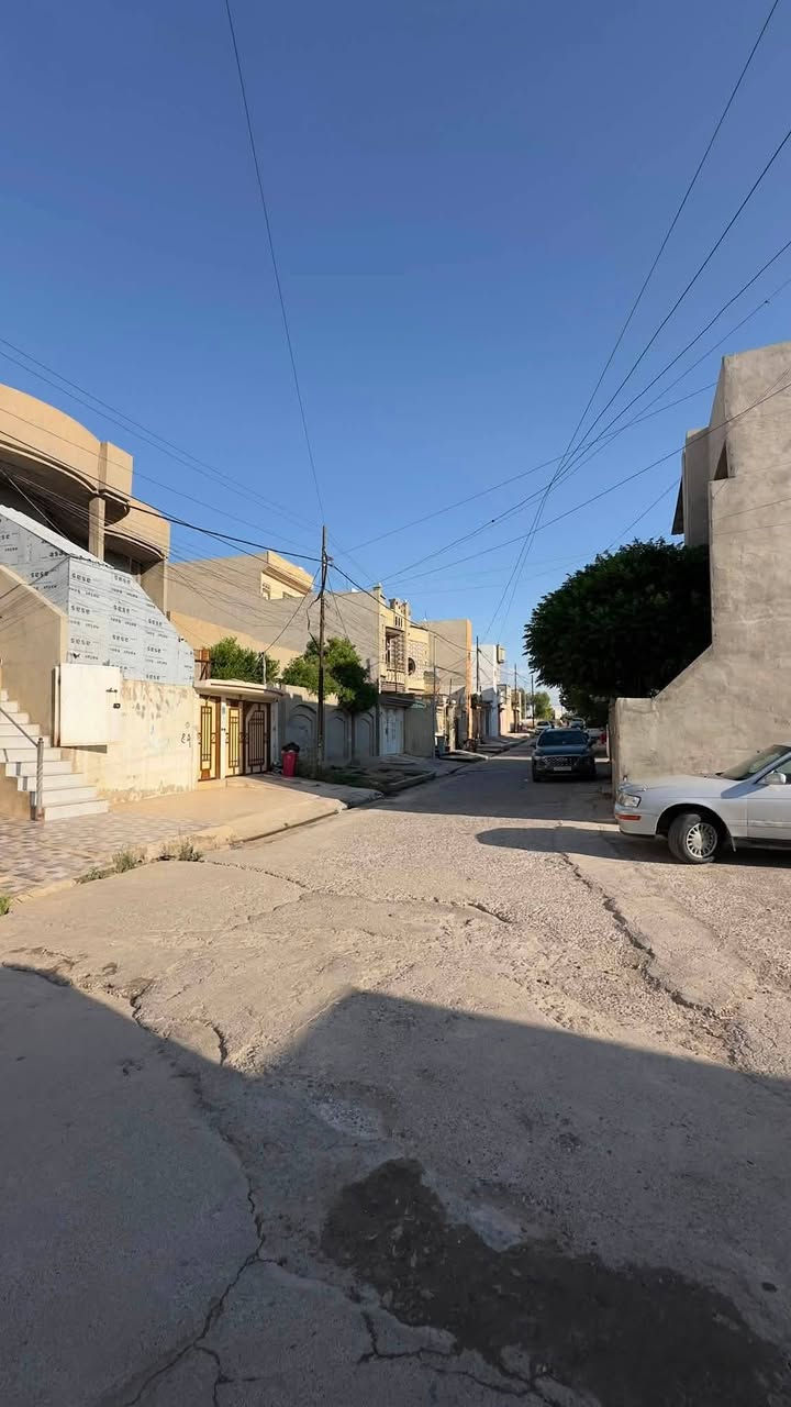🏡✨ دار مميزة للبيع في حي السماح الذهبي قرب شارع أربيل ✨🏡
📍 موقع هادئ ومميز وقريب من الخدمات الرئيسية.
📐 المساحة: 125 متر مربع 📏 الواجهة: 6.5 متر 🏠 البناء: طابقان ونصف
🔹 مواصفات الدار: ✅ 3 غرف نوم سويت ✅ 3 هولات ✅ 2 استقبال ✅ 2 مطبخ ✅ درج داخلي ودرج خارجي للطابق الثاني
💰 السعر: 165 مليون دينار عراقي ✔️ قابل للتفاوض
📞 للتواصل والاستفسار: *********** ***********
🏢 أو زيارة مكتب سنابل الخير للعقار 📍 حي البكر – سايدين الكنيسة – قرب جامع الصادقين
🔑 فرصة مميزة للسكن العائلي في موقع مطلوب وقريب من شارع أربيل. :::
أتمنى لكم التوفيق في البيع
عندك. عقار للبيع او للايجار تواصل خاص
