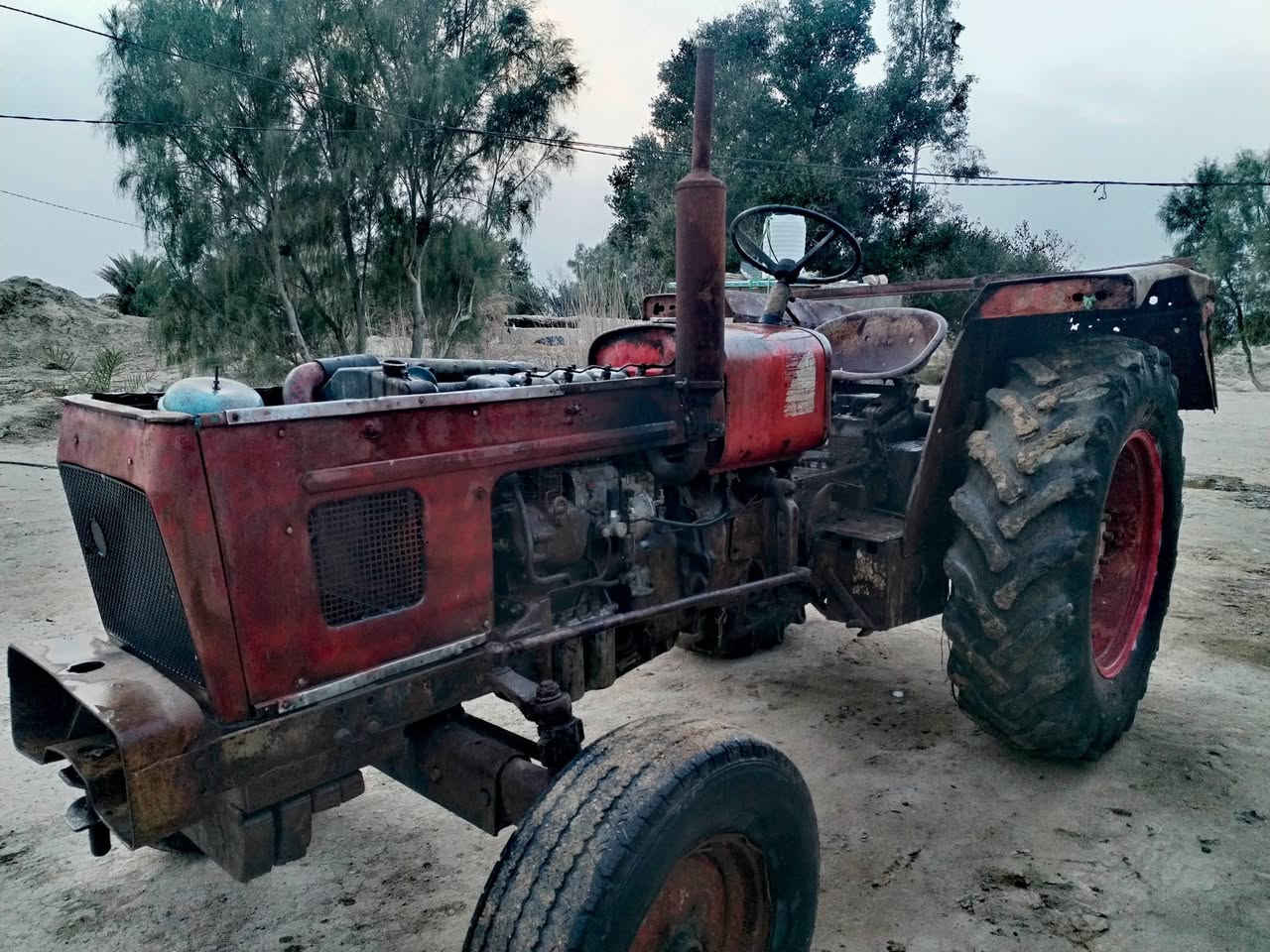 السلام عليكم عنتر للبيع موديل 87 مكينه جاهزه ***********
