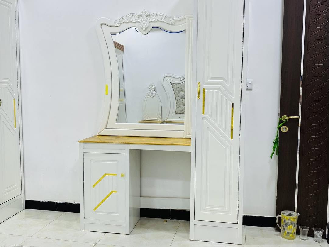 موديل جديد 🆕 وسعر مناسب 🔥جداً 
       💴💴950 الف فقط💴💴

غرفه نوم نجاره عراقيه 🇮🇶8 قطع بسعار تنافسيه 
نوع الخشب كبس . وجه 6 ملم hdf. نقش cnc
                             داخل عادي 4 ملم 
         صبغ حراري توفر بلونين  (ابيض ورصاصي )  و  ( اسود وصاجي )
مكونات الغرفه ؛
                     كنتور 6 باب 
                     زاويه 2 باب بارتفاع الكنتور 
                     ميز مرايه 
                     تاج جربايه 
                     كومدي جربايه تاج  عدد 2 
                     مرايه قيافه
                    طول الكنتور 3,20
                     ارتفاع الكنتور 240 
                      🎁شازلون هديه 🎁
                          ( يده سيبو )
      مع كل غرفه هديه 🎁

توفر خدمة شد ونقل 🚚

نتعامل بنضام الاقساط على الكي كارت الرافدين💳💵🤑

لمعرفه التفاصيل التواصل مع الصفحه
او على
📞☎️
‏‭***********‬

*********** 

#غرف #نوم #عراقيه #اسعار #مناسبه
