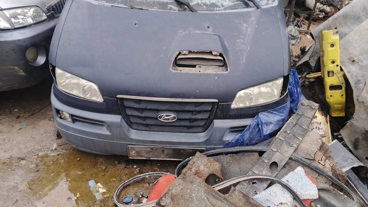 سلام عليكم كصة ليبرو لون حبري  وبيبانهة واكسل مكينة مسكر كير اوتو تريد شد تري  بدون شد كلة يرجع بلادي ٣ ايام وتستلمهة مكاني بغداد كمالية  الكصةماشية  ٠٠٠   ٣٠  *********** للستفسار غير متواجد علنت ويوجد كصات ٢٠٠٧ مسكر
