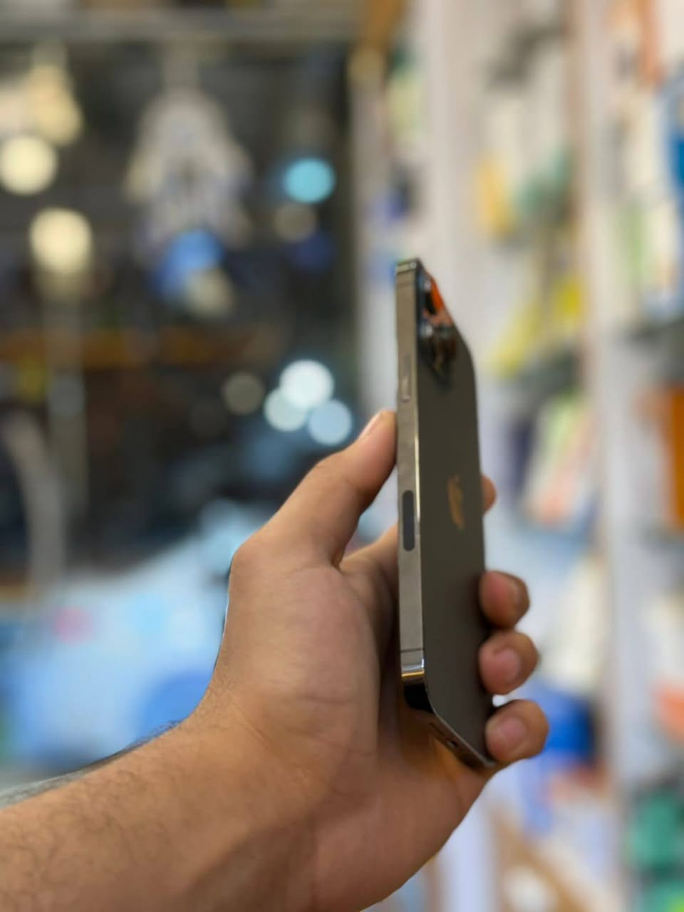 13 برو ماكس
سعره 425 الف فقط
مبدل فقط بطاريه تقره 94 شرط بطاريه اصليه مبدل يطول بل شحن 5 6 ساعات 
لون اسود ذاكره 256 
جهاز حيل نضيف مابيه شخط
حجز واتساب ***********
توصيل لكل العراق ❤
اول شخص يحجز يكون من نصيبه
