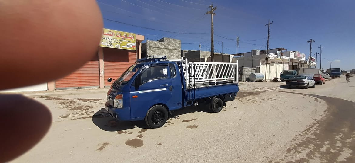 هونداي بورتر للبيع رقم صلاح الدين انكليزي سنويه ٢٩ كير محرك شرط تايرات كهربائيات كلها جدد غرفه جديده السياره جاهزه للشغل  موديل 2004 للاستفسار اكثر اتصل اوخاص ***********ملاحظه المحجر مو للبيع مكان السياره سامراء
