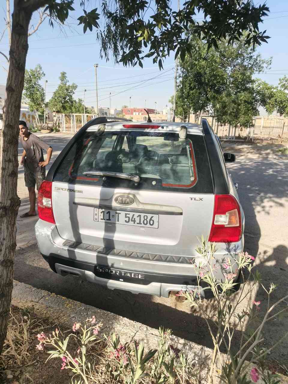 السلام عليكم 
سبورتج ٢٠٠٩  للبيع( ١٠٣ $) وبيهه مجال بسيط 
اللون سلفر 
بيهه تبديل بنيد بدون دواخل  وصبغ الجاملغ الخلفي سنويه جديده مكاني بغداد قريب بسمايه ابيع شرط التحويل المباشر 
***********
***********
