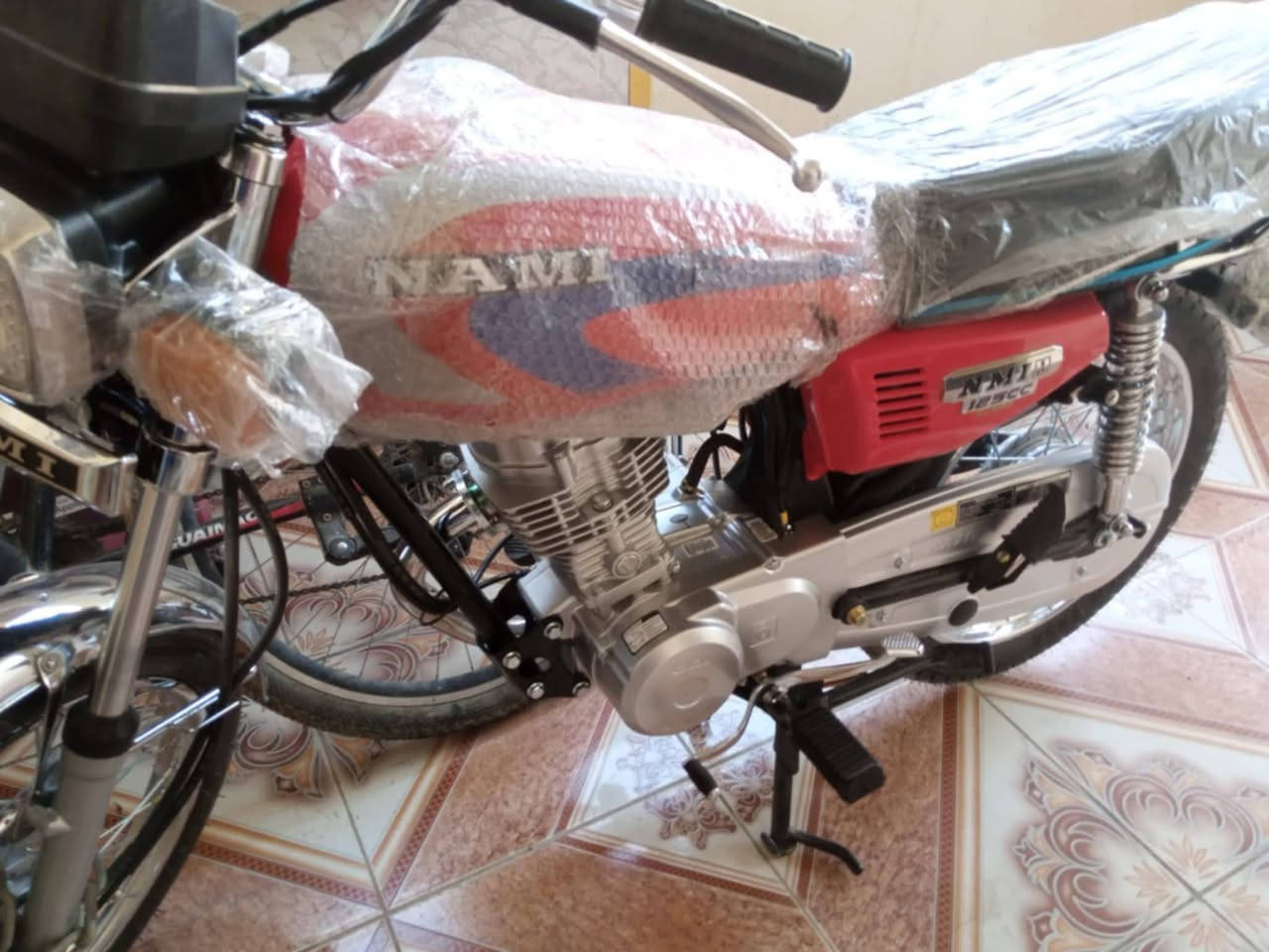 دراجه ناما شلامجه بعدها حتى ما ساحكه رقم أربيل صارلها 20 يوم طالعه من الوكيل سعرها مليونين 150 مكاني بصرة خمسة ميل


**إذا كنت صاحب هذا الإعلان وتريد حذفه لأي سبب، رجاءا أرسل رسالة إلى الدعم الفني**