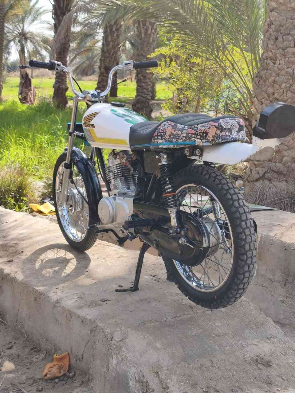 السلام عليكم للبيع  نامه او مراوس  
تعمير شاصي 27 اوراق 
سكنر غراض 24 مفتوحه ولفات 
السعر550بيه مجال للطيبن 
مكاني دغارة صدر دغارة
اتصال *********** 
***********  مو شراي لا يتعبني
دراجه حلوه نضيفه لادخن ولا تنضح دهن
