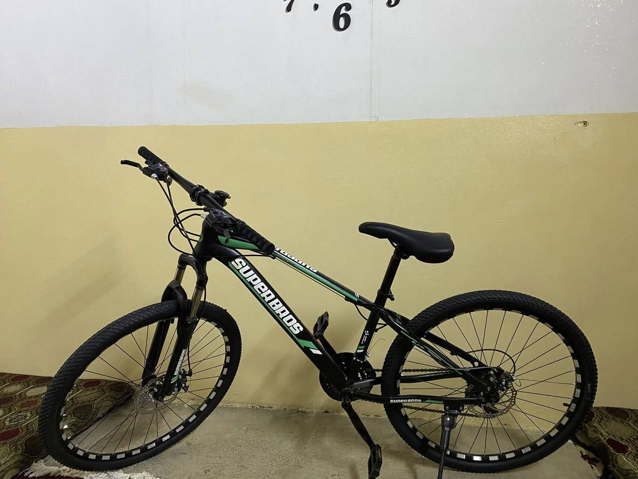 سلام عليكم 
متاح دراجه ماركه SUPERBAO

حجم26

بريكات دسك شفترات ماركه 

(للعلم الدراجه غير مستخدمه  ما ماشيه ولا متر)

للستفسار الاتصال على الرقم

***********
