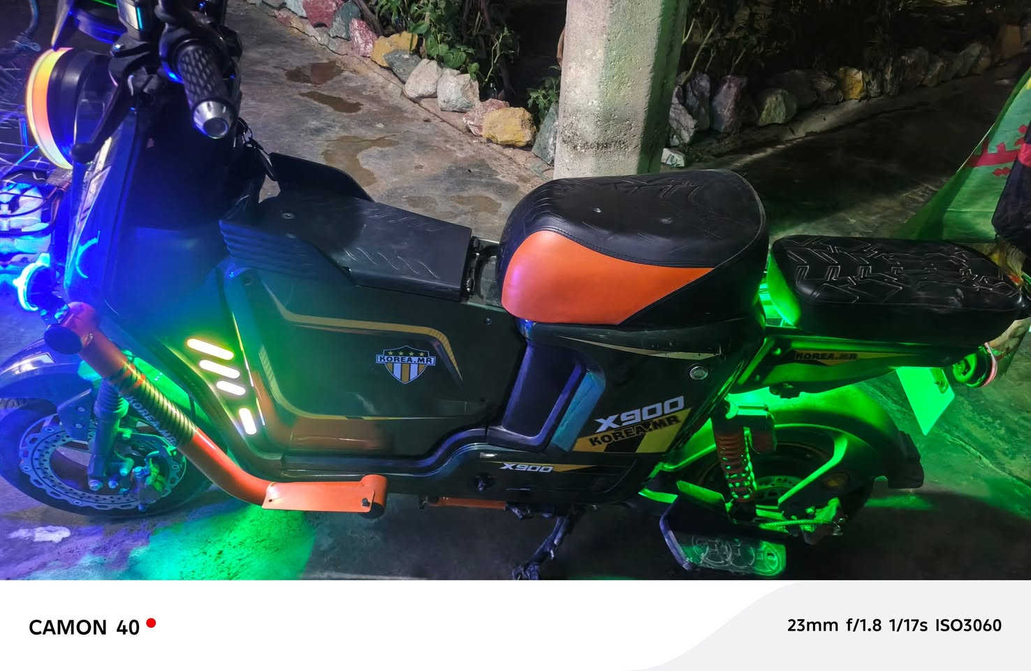 *للبيع دراجة شحن http://KOREA.MR X900* 
*الحالة: نظيفة ومرتبة*

*المواصفات:*
- *النوع*: دراجة شحن كهربائية X900
- *اللون*: اخضر زيتي 
- *الإضافات*: لايتات ليد امامي وجانبي + لايتات تحتية خضراء 
- *الاستخدام*شحن فقط عل فحص شرط

*السعر*:  600الف قابل للتفاوض امراوس مع ماطور خمسه كير حسب النظافه 
*المكان*: الحويجه 
*للاستفسار*: دزلي خاص او اتصل ***********

الدراجة جاهزة ومابيها اي نقص. اللي يريدها يلحك
