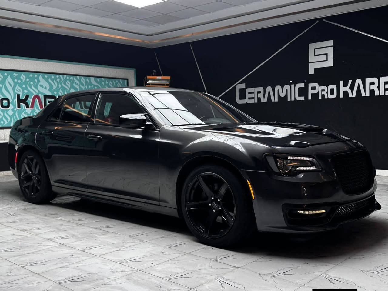 اوباما 300S الموديل: 2021
تم تنزيل السعر 220 قفل
الفئة: S تو ويل
المحرك: V8 سعة 5700
الوارد: امريكي 
الحالة: كلين تايتل فقط سرقه الدعاميه الاماميه و الخلفيه بدون ايرباك بدون صبغ بدون تبديل كل الايرباكات سليمه
البنيد محدثه للجماليه الاصلي موجود اذا تريده شخط مابي
الباقي كله مكفول 
كير و محرك كفاله 
الممشى: 66 ألف ميل حقيقي بشرط
رقم السيارة: اربيل و السنويه بأسمي تحويل مباشر
المواصفات:
1- فئة S فول مواصفات بدون فتحه
2- بصمة تشغيل
3- برده خلفيه اوتو
4- شفتات ستيرن
5- نظام سبورت
6- كشنات جلد احمر أصل S
7- كشنات كهرباء و خزن
8- كشنات تدفئة و تبريد
9- تدفئة ستيرن
10- مثبت سرعة
11- كاميرا خلفية
12- مرايا جانبية هيتر
13- حساسات اماميه و خلفيه 
14- دخول ذكي (بصمة)
15-ويل قياس 20 نجمه خسفه قوية
16- سقف رولز متغير الالوان
17- مري قلاب اوتو
وباقي مواصفات فئة S المعروفة
السياره كلش نظيفه و كلش معتني بيها و الصور كدامك تجي تشوفها بعينك و تحكم

السياره ستوك مبقيها على وضع الشركه بدون اي برمجه و بدون اي شي حتى حجر البيئه موجود
مكان السياره كربلاء 
***********  للتواصل
