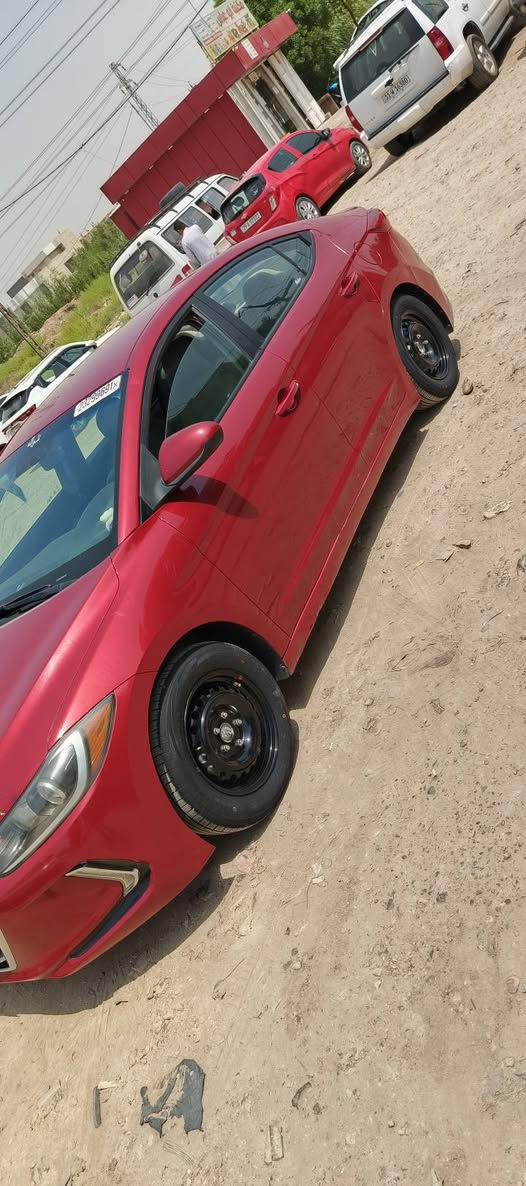 النترا ١٧ باسمي تحويل ثاني يوم/ ب١١٥
مكينه 2000
نص فول/ تخم تاير جديد/باتري جديد/ 
حادثه/مال امريكا بدون ايرباك ليبل واحد لباب بصف سايق وراجع نفسه ومباوك جاملغ كدام ولباب لوره لتوحيد لون
الاستفسار ***********
