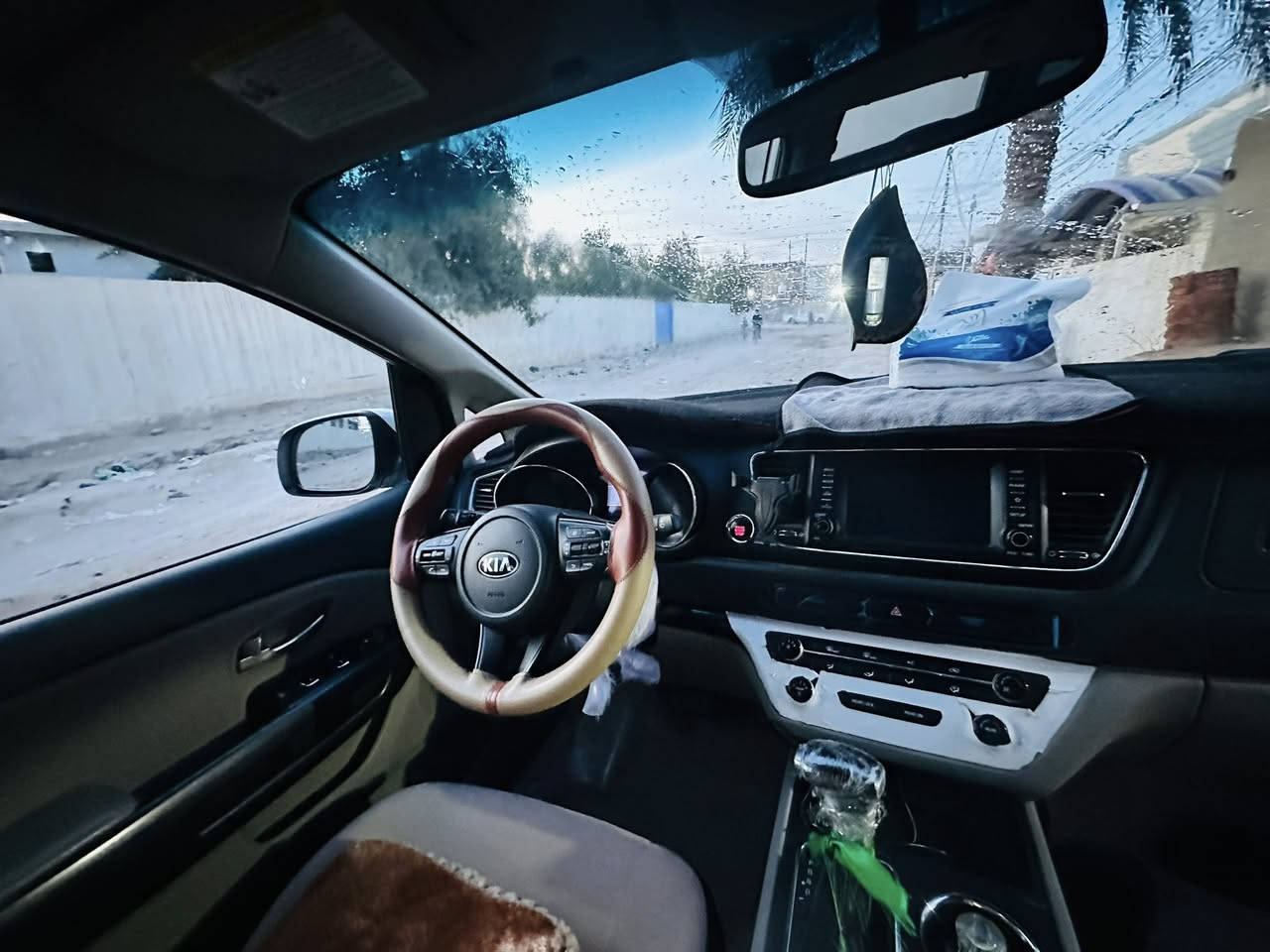 يالله للبيع كيا سيدونا موديل 19 وارد امريكي حادث جاملغ امامي فقط بدون تبديل راجع نفسه
مواصفات 
بصمه
بوب كهرباء 
جنطه كهرباء
حساس خلفي
كامره دواره
شاشه كبيره
ابل كار بلاي
مري شفط
كشنات جلد 
كشنات كهرباء
بردات بلاديه
كشنات تدفئه
سترين تدفئه
لايت زنون ابو العدسه
حداديه تبريد كير مكينه خير من الله
ماشيه 190 الف كيلو 
رقم ذي قار دولي بأسمي
السعر 218 وبيها مجال
للأستفسار ***********
مكان السياره النجف الاشرف خان النص
