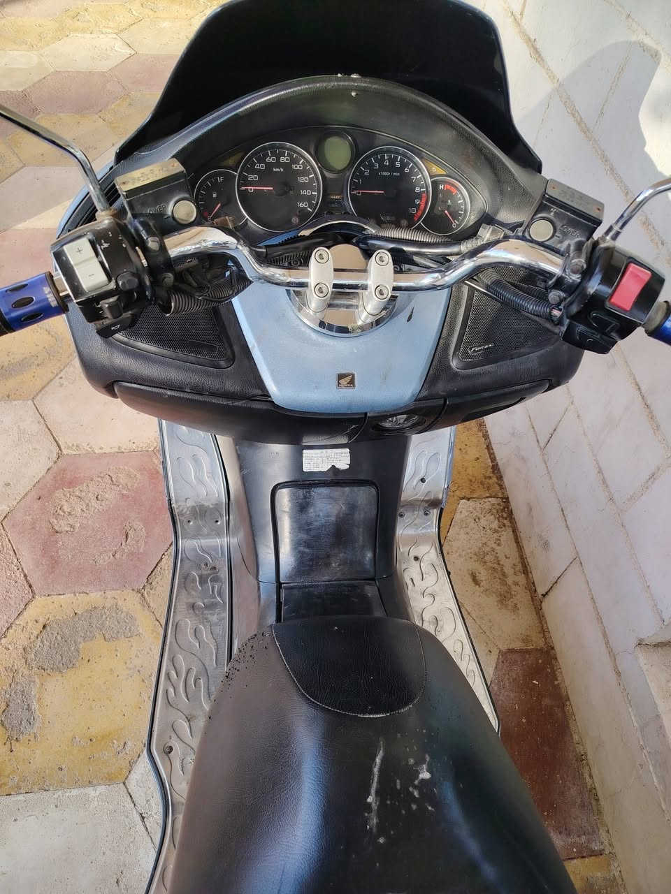 للبيع فورزه 9/0 مكفوله مكينه شرط ما مفتوحه كير ملغي 
سعر 900 او بيه مجال مكاني صيطرت البراهميه 
اتصل او بيك خير او تدلل ***********
