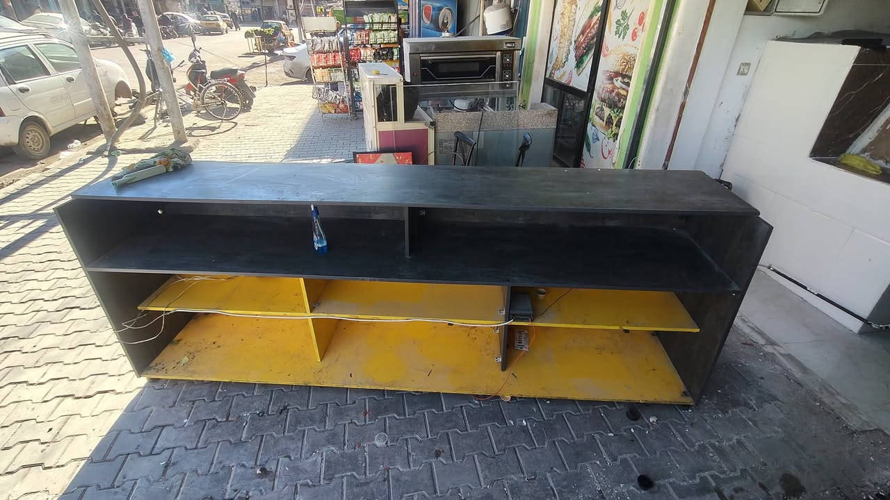 مستعمل اخو الجديد للبيع الطول 3متر والعرض 65 سم والارتفاع 105 للبيع بسعر مناسب بغداد الكاظميه ***********
