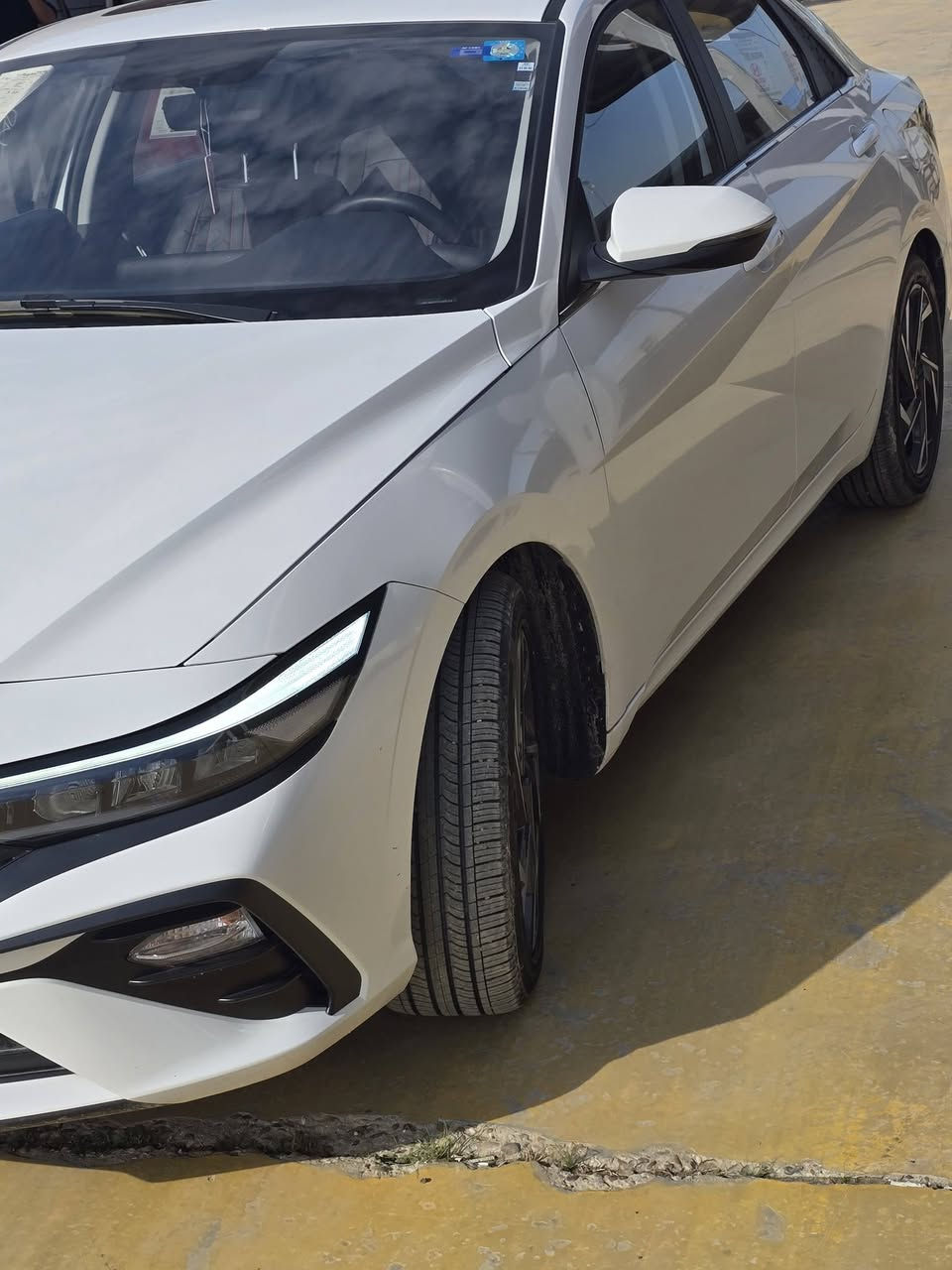 سلام عليكم عندي الانتره تجميع موديل ٢٥ زيرو ماشيه ٤٠٠٠ محرك ١٦٠٠ دبل نوزل فول مواصفات  بسمي تحويل ثاني يوم كشن كهرباء السعر [[١٦٣ ]] وبيه مجال شي قليل مكان السياره بغداد الكرخ   *********** ) الشراي يتصل
