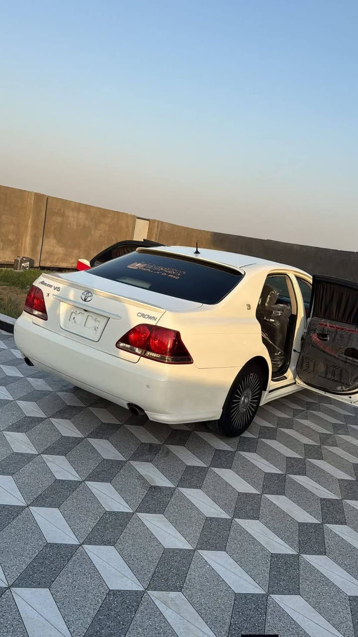 السلام عليكم شاهين 2006 بصمه رصاصي شاصي 80 قرار 48 رقم بصره السياره خمس بصمات دواخل اسود ملكي السياره فتحه قصه قماره فقط والباقي كفاله تخم ثاير تبريد شغال حداديه جديده اخوان السياره ما ناقصها اي شيء والمو شراي لا ينتصر رجاء السعر 130 وبيها مجال عنواني البصره ***********
