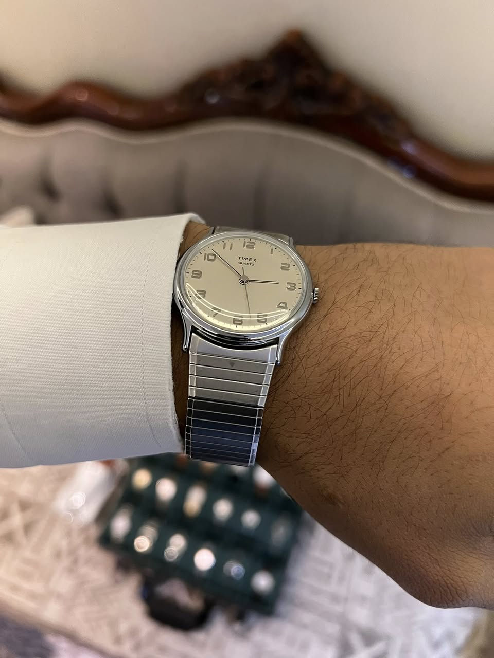 لعشاق الساعات الكلاسيك الهادئة والمميزة 
ساعة من ماركة Timex⌚️
صناعة: ياباني ميكانيزم 
القطر:34 
الحركة: كوارتز (بطارية) – دقيقة وعملية
• التصميم: كلاسيكي بسيط بأرقام عربية كاملة
• اللون: ميناء فضي هادئ مع هيكل فضي لامع
• السوار: سوار معدني ستيل مرن (مطاطي مريح على اليد)
• الزجاج: مقعر مقاوم للخدش بشكل جيد
• المقاس: متوسط مناسب لمعظم الأيادي (تقريبًا 36–38 مم)
•مقاومة ماء خفيفة للاستخدام اليومي 
▪️للمزيد من التفاصيل يرجى التواصل خاص 🔻


**إذا كنت صاحب هذا الإعلان وتريد حذفه لأي سبب، رجاءا أرسل رسالة إلى الدعم الفني**