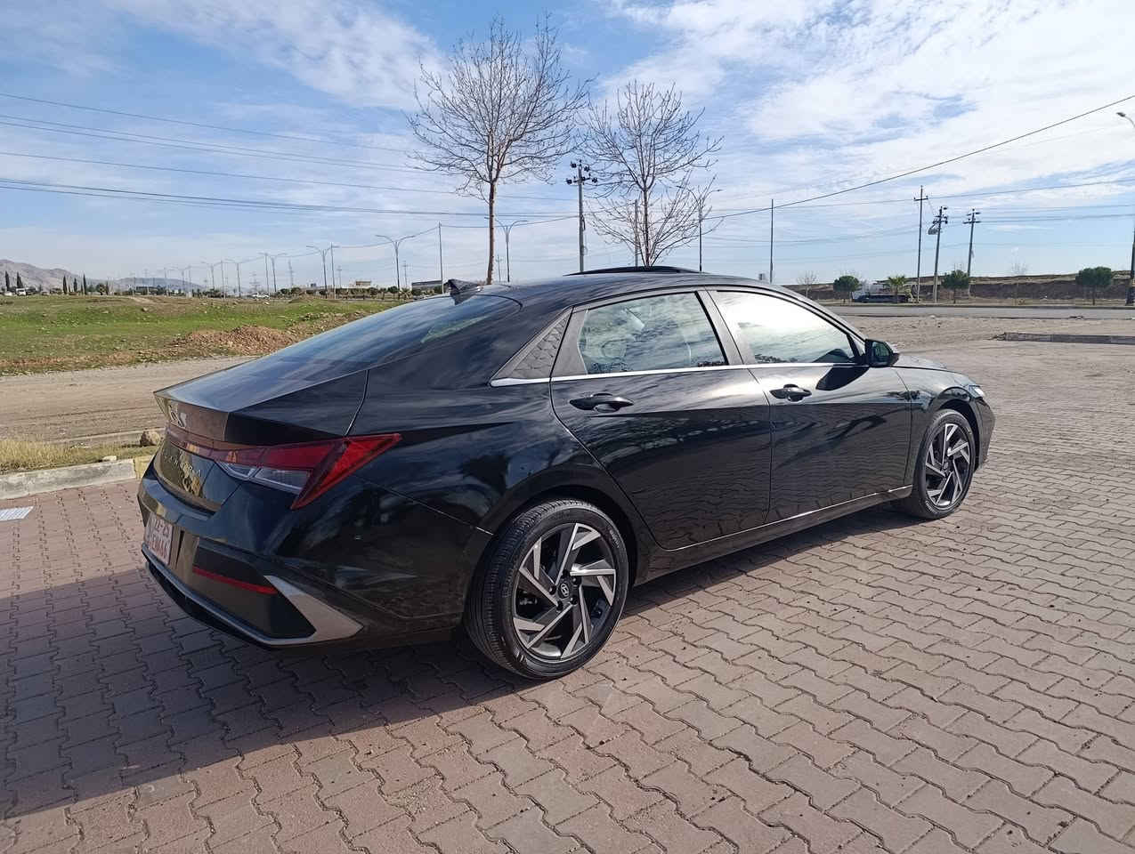 Hyundai Elantra 2024
لون اسود 
ماشيه 11 ألف ميل
سعر 155 ورقه بدون رقم 
تترقم محافظات الأفلام
اربيل دهوك سليمانيه
مده الترقيم 60 يوم من تاريخ الشراء
حادث سيارة / نص جاملغ خلف صبغ فقط بدون داخل
رقم شاصي  kmhls4dg7ru716143
بجم كبس شركة
كافه الأيربكات سليمه 100/100
مواصفات فول 1/1👇
بصمه +شغال عن بعد
كيجات الكتروني 
فتحه سلايت
ويل كب كروم بلادي
رادار امامي و جانب و خلفيه 
حساسات خلفيه 
تحكمات فول 
قياده ذاتيه 
بريك بصمه
بيع فقط بدون مراوس
سيارة في اربيل شركة نور البصرة
***********
***********
