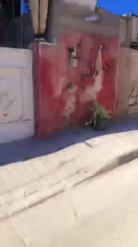 بيت الايجار  100 متر البيت خير من الله مجاري كهرباء ماء البيت كاشي فقط الحوش  ايجاره 250 العنوان الحسينيه خدمات مسقط شارع 11 قريب مدرسه ابو مهدي المهندس  ***********

