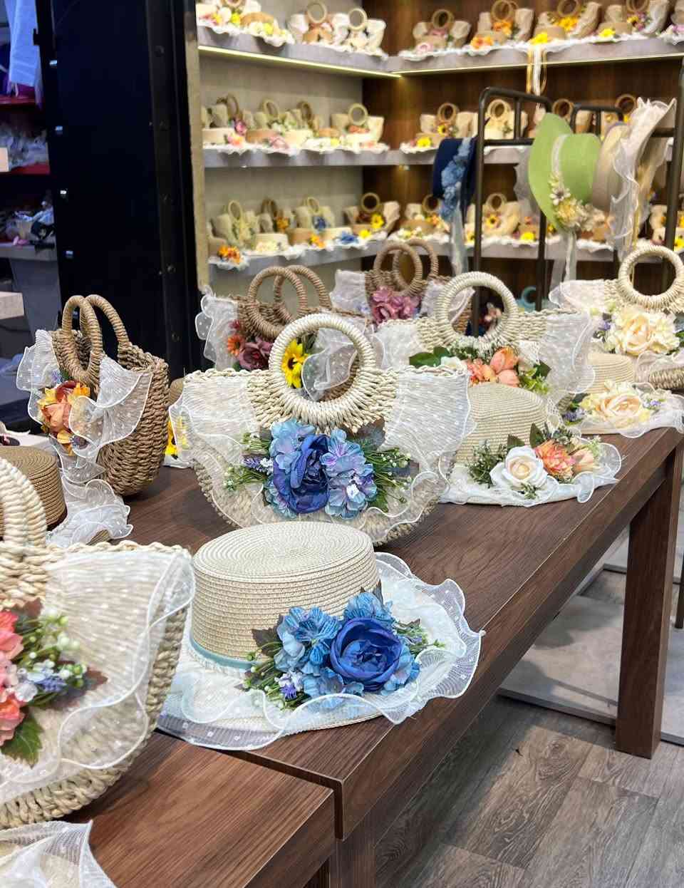 أجواء صيفية وبحر 🌊☀️
سيت قبعة مع حقيبة بتصميم صيفي أنيق 👒👜

مناسب للرحلات والمزارع وأيام البحر ✨

السعر: 20,000 دينار

متوفر حالياً
📩 للطلب دايركت
Family Stor 🤍

#صيف
#قبعات
#حقائب
#ستايل_صيفي
#اكسبلور
FamilyStor


**إذا كنت صاحب هذا الإعلان وتريد حذفه لأي سبب، رجاءا أرسل رسالة إلى الدعم الفني**