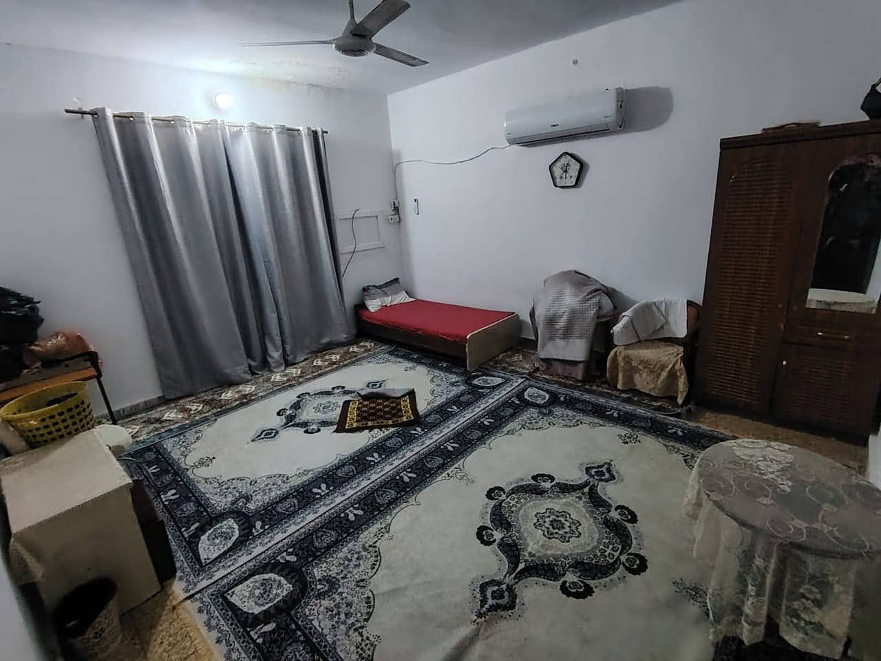 دار للبيع منطقه داموك دور الضباط قريب نزله المخازن بالمربع الأول مساحه 375 متر طابو صرف طابقين 4غرف مع صحيات عدد 3
الغرفه 5×5
الاستقبال 9×4 ونص
الهول 8 × 5
المطبخ 5×5
والطابق الثاني توجد غرف عدد 2 مع استقبال كبير مع صحيات
الاستفسار ***********
                ***********
