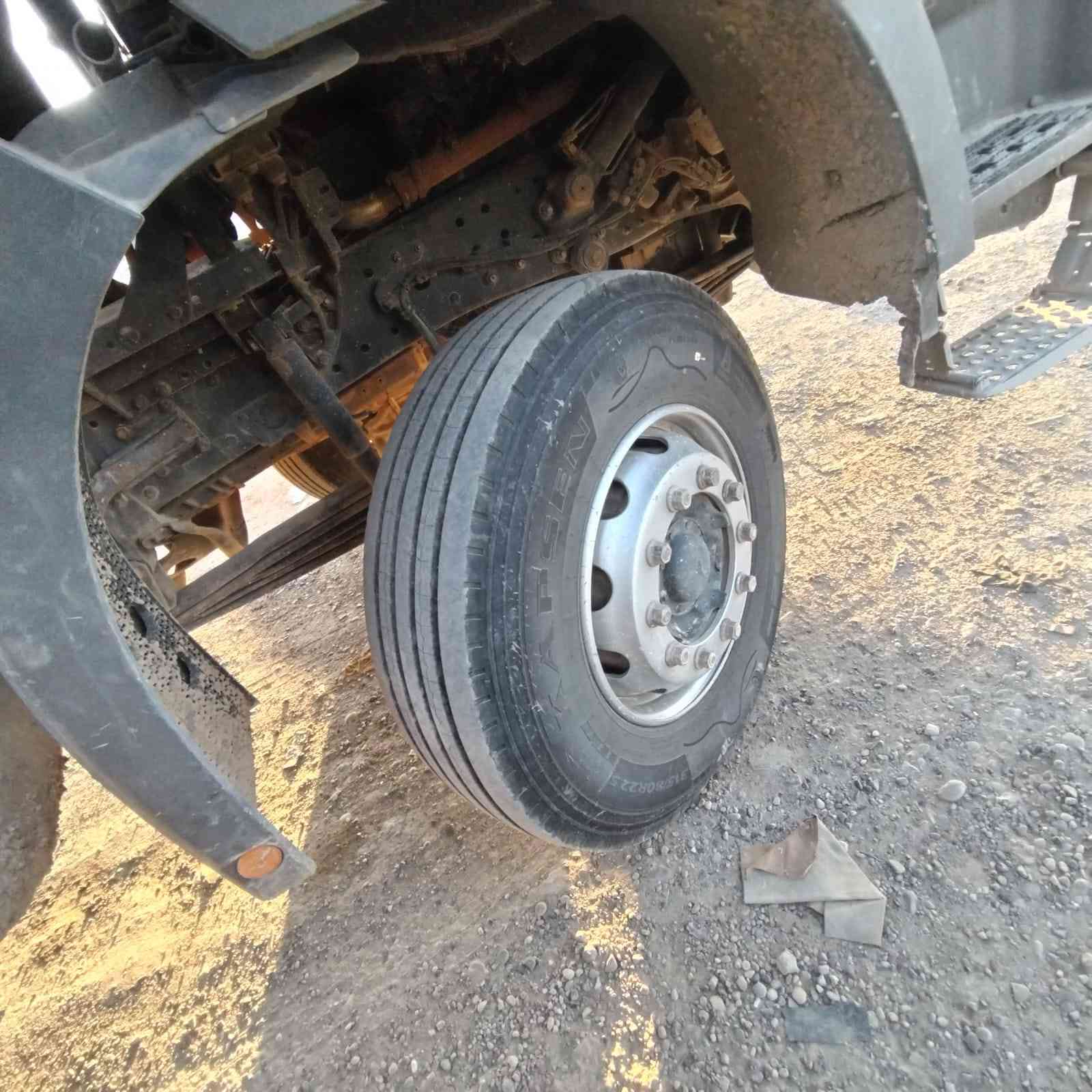 سلام عليكم تايرات 22 ونص  مروس تايرات 24 الستفسار ***********
