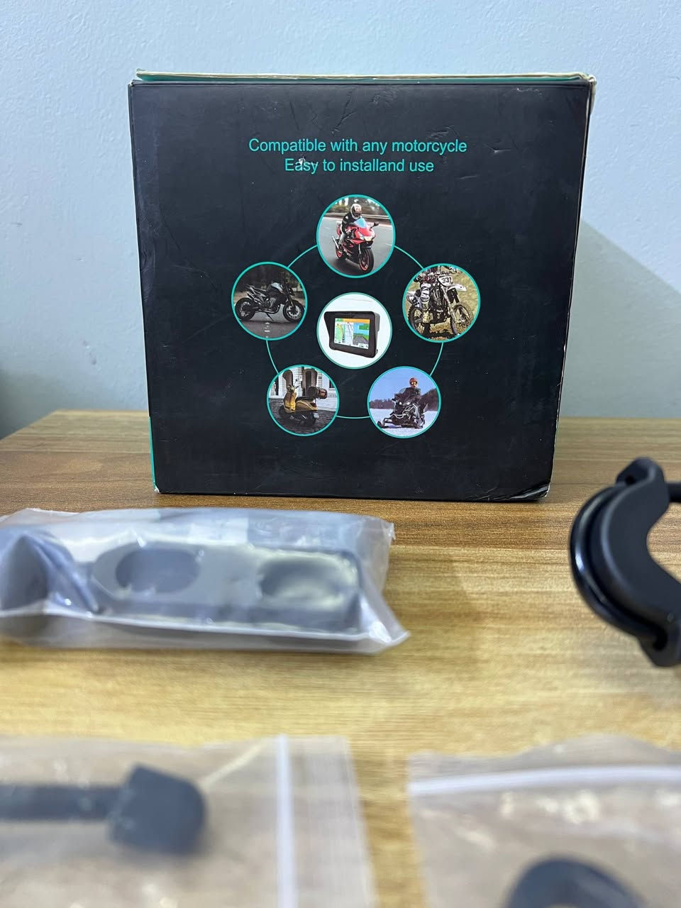 متوفر شاشة دراجة كاربلي بدون كامرات ترهم لكل الدراجات ضد المي والمطر تربط على كل تلفونات حجم 5 انج تطلع خرائط تجاوب مكالمات تصير بلستيرن ربطها سهل تكدر تكنك عليها سماعة خوذة بلوتوث وبيهاسماعة داخلية شاشة حلوة وحديثة طريقة التشغيل وصل 12vمن ضفيرة الدراجة وهاهية توصيل موجود لكل العراق


**إذا كنت صاحب هذا الإعلان وتريد حذفه لأي سبب، رجاءا أرسل رسالة إلى الدعم الفني**