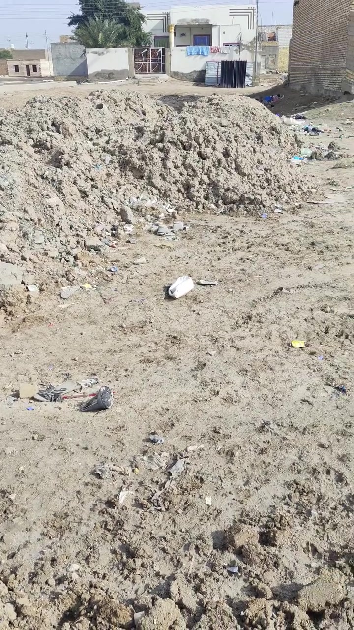 قطعه ارض للبيع طابو صرف ناحيه الفضليه بشارع المحطه مساحتها 150متر ماء وكهرباء بابها وبيوت وسكن يمها عالم وبصف ركن مكانها حلوو مدفونه ب٣٠ الخاص مفتوح ***********
