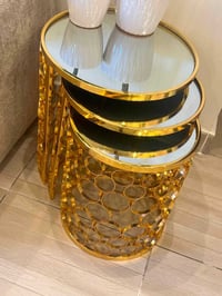 ميز طعام • طبلات • أثاث