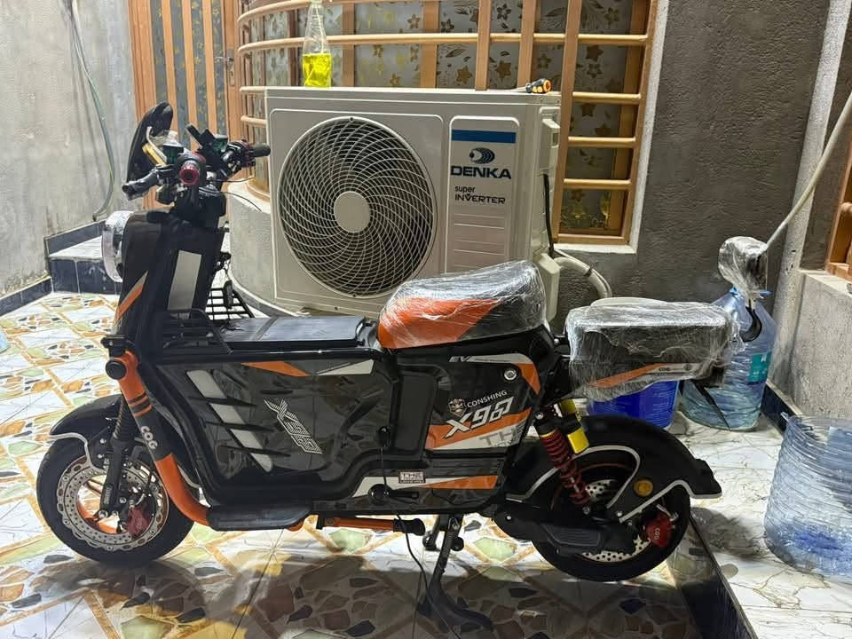 سلام عليكم 

دراجه x900 اخت الزيرو 

المواصفات

بطاريات عدد 5 33 فولت 

الملف 2000 

نضام تثبيت سرعه 

نضام بلوتوث 

نضام R 

السعرر:490 قفلل 

للتواصل : ***********
