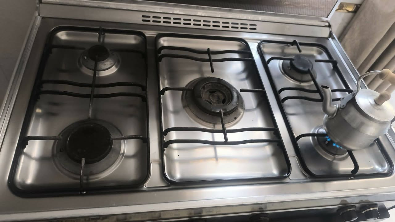 طباخ كريازي نضيف شرط تفحص فرنه وعيونه وجداحته مداخل تصليح باب اول تشتري من راعيته العنوان رجيبه حي العسكري بالبدايه


**إذا كنت صاحب هذا الإعلان وتريد حذفه لأي سبب، رجاءا أرسل رسالة إلى الدعم الفني**