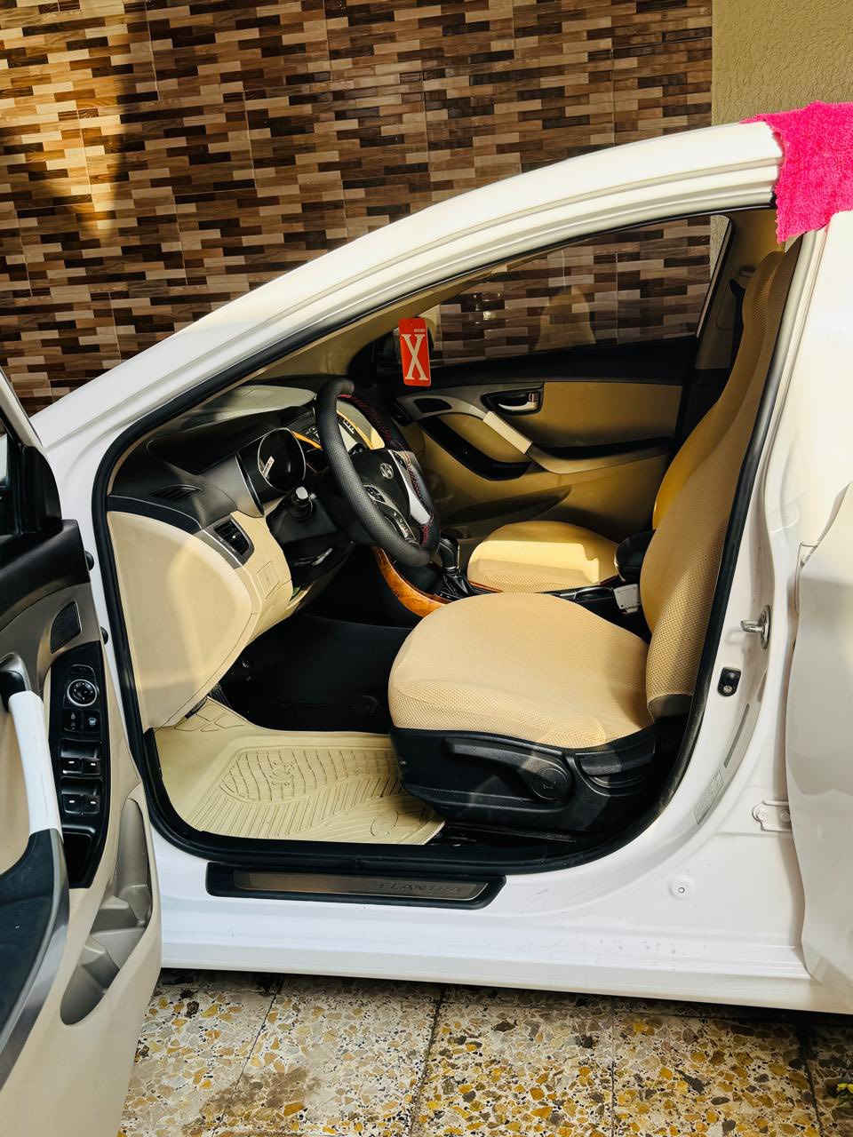 السلام عليكم 
النترا خليجي موديل 2016 مكفوله  من الصبغ والتبديل 
فتحة 
اشاير بالمري مع مري شفط
تبريد قطعتين
شاشة وكامرة 
لد أمامي 
السعر  اتصل ع الرقم 
***********
العنوان  ميسان
