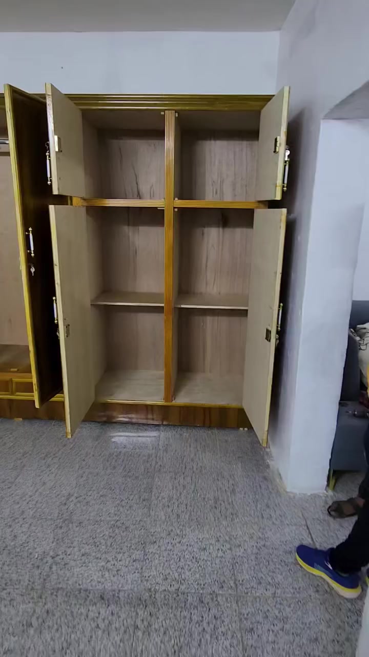 كنتور عراقي تسكام 6باب
طابق واحد 
منزليات الكرار قلعه سكر شارع المجمعات مقابل مجوهرات العكيلي 
***********
