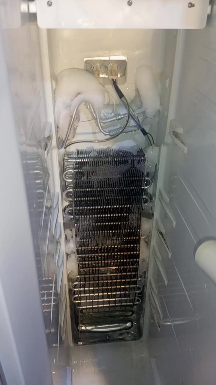 الورشه الهندسيه باداره مهندس علي صيانه ثلاجات ومجمدات والعارضات البخاخ وايس ميكر صيانه موقعيه 
***********
***********
