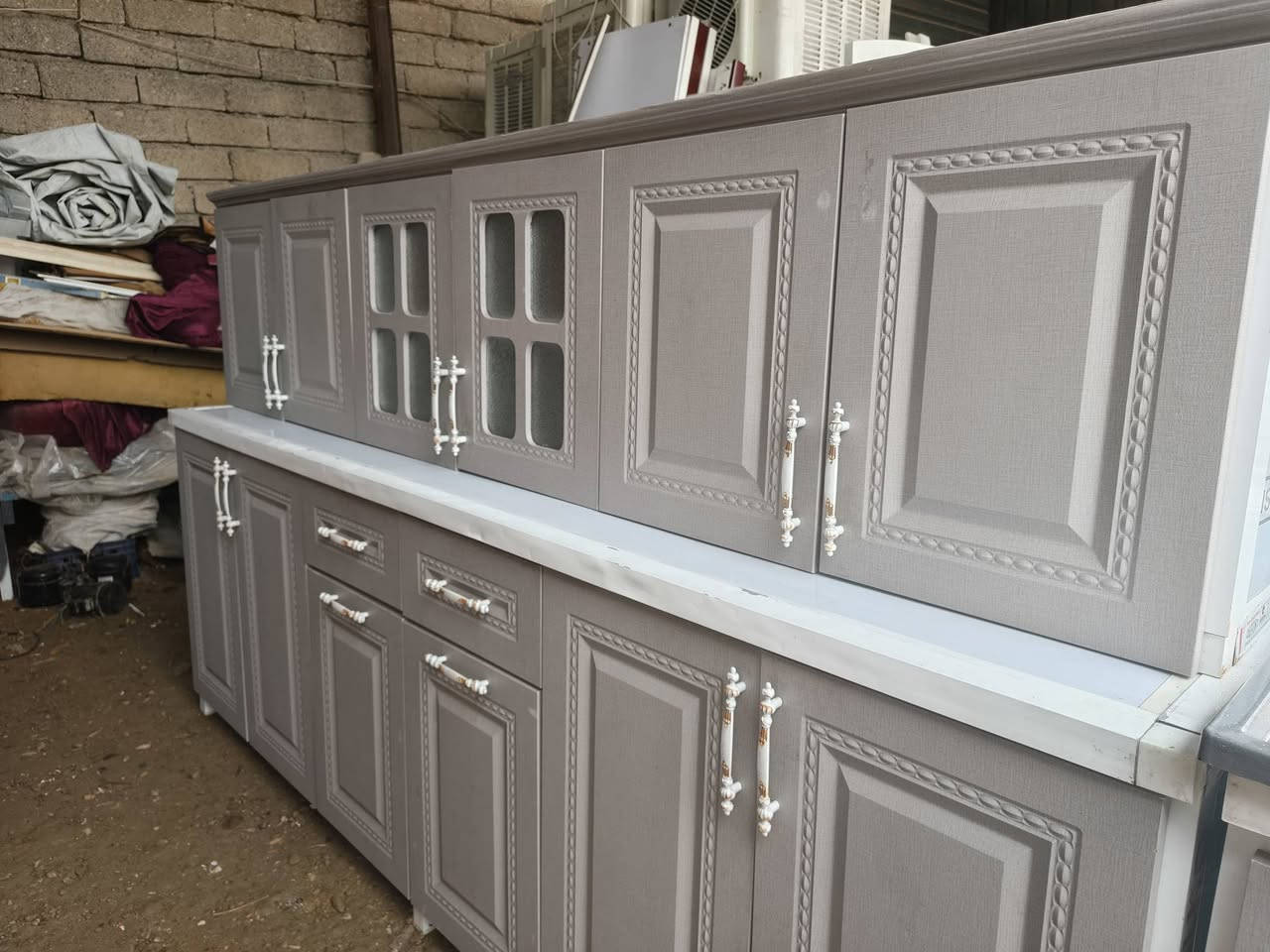 سلام عليكم كونتر خشابي نظيف فول سعره 350 بي مجال عنوان برطله  هذه  رقم ***********
