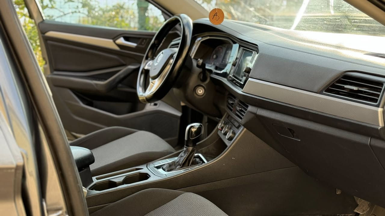 Jetta 2019 S
                                                  کێرو مەکینە شەرت
 ماصفات =شاشه كاميره -حساس رادار -بریك بصمە.                                       ا.                                      ايكو-تحديد سرعه-شغال
                                                سنک و پشت كەبس
‎سبوغ =دوو دەرگە + بوستەك چاملغ پشتێ
‎ئێڕباگ =هەردوو دکمە 
                                               چوون= 151مايل
                                                  غرامات = ١٤٠ هزار 
                                         تلفون =***********
