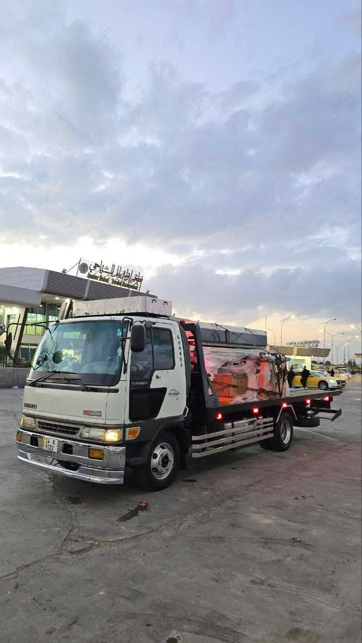 السلام عليكم
ملاحضه : انا مكلف بلنشر 
كرين سطحى 3 جكات سيارة جاهزه 
للاستفسار اتصل على رقم الهاتف 
ه‍ ***********
