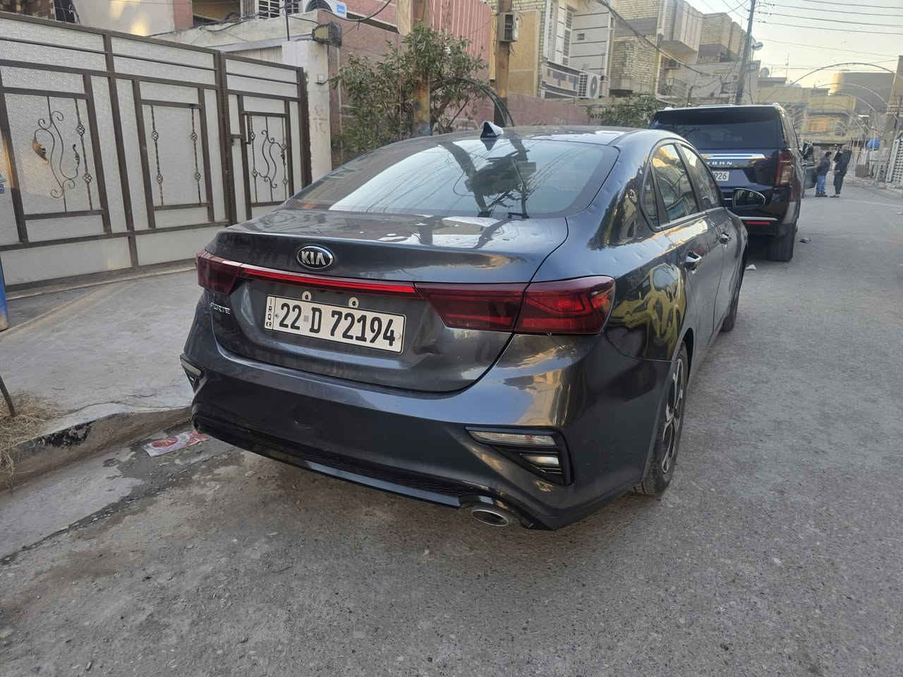 السلام عليكم
كيا فورتي 2021 أمريكي
رقمها اربيل باسمي تحويل ثاني يوم 
مكينه 2000دوش 
حادثها جاملغ وبنيد + حالوب صار بيها ببغداد
عليها منضومه مال غاز يعني اقتصاديه وماكو دوانز 
سعرها 115 وبيها مجال بسيط كلش للشراي 
ما تشتري لا تكسر بحلال العالم 🔪🙂 
مكانها بغداد / البلديات 
***********
