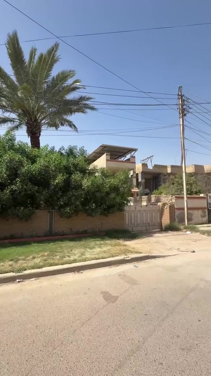 للبيع في السيدية – مربع الاقتصاديين
من أفضل المربعات الهادئة والراقية في منطقة السيدية، بيت بمساحة 500 متر وبواجهة 12.5 متر، موقع مميز بلوك ثاني.
العقار صالح للسكن بتصميم كلاسيك مرتب ومناسب للعوائل أو الاستثمار.
للاستفسار ومعرفة التفاصيل أكثر يرجى الاتصال على الرقم الموجود
*********** اتصال 
*********** واتساب
