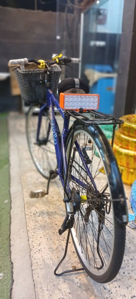 السلام عليكم عندي باكر للبيع حازم 27 موديل 2021 جديد حساس وقير مكاني بالموصل ***********
