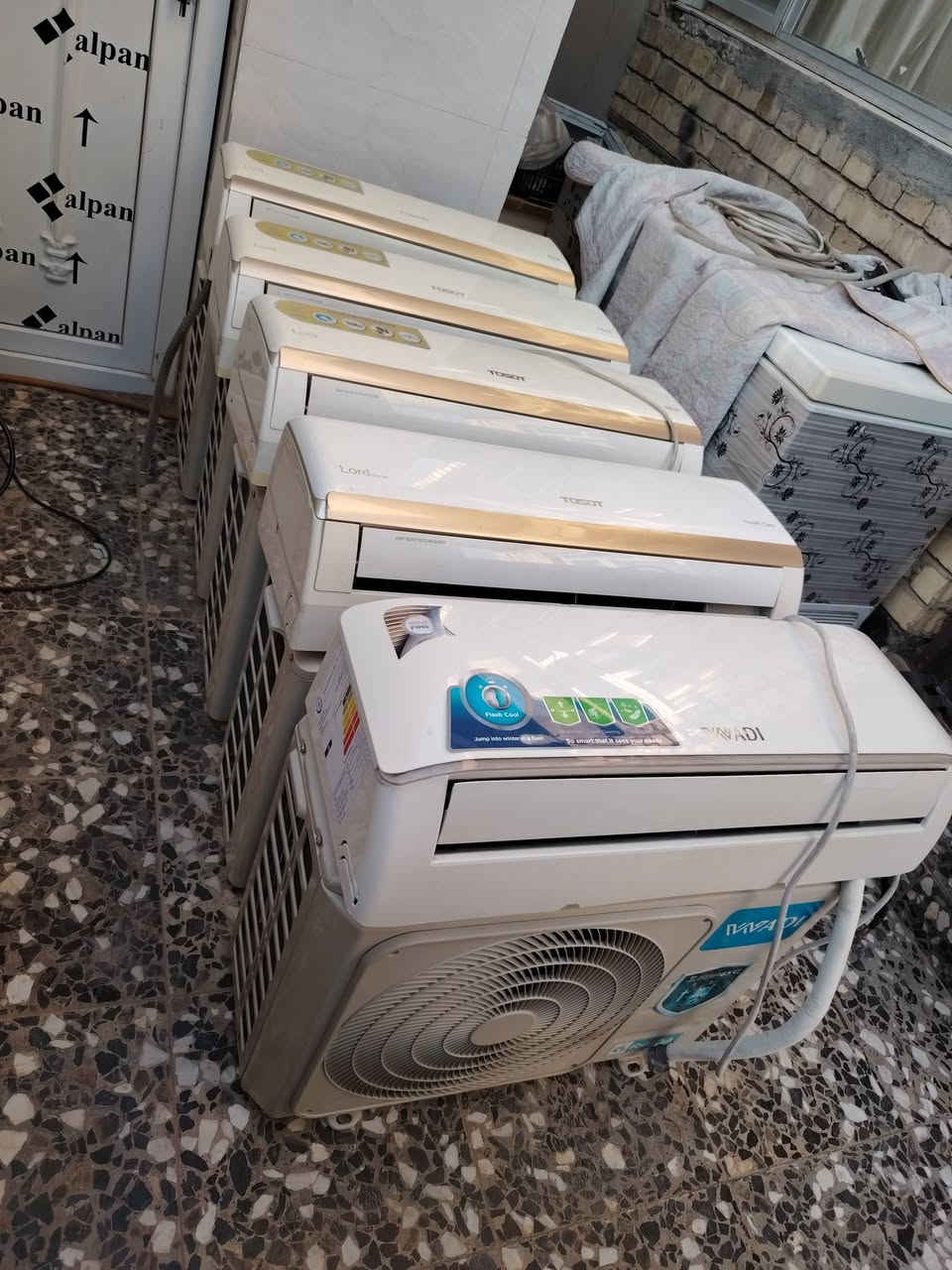توسوت واحد طن عدد اربعه سعر الواحد ٢٧٥
توسوت طنين سعرة ٤٧٥
سبالت نضيفة جدا مداخلات اي تصليح مع كافة ملحقاتهن الاصلية وضمان سبوع
مكاني قرب بوابة الكاضمية ***********
