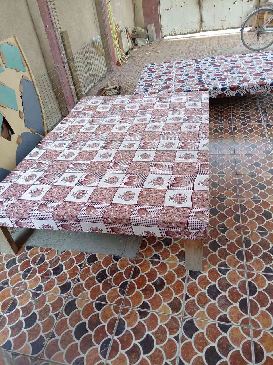 اللهم صلي ع محمد وال محمد 
تخت مستعمل عدد اثنين
السعر ٥٠ الواحد وبيه مجال 
العنوان سدة الهندية منطقة العلكاية قرب مدرسة الارتقأء الاهلية
واتساب ***********
