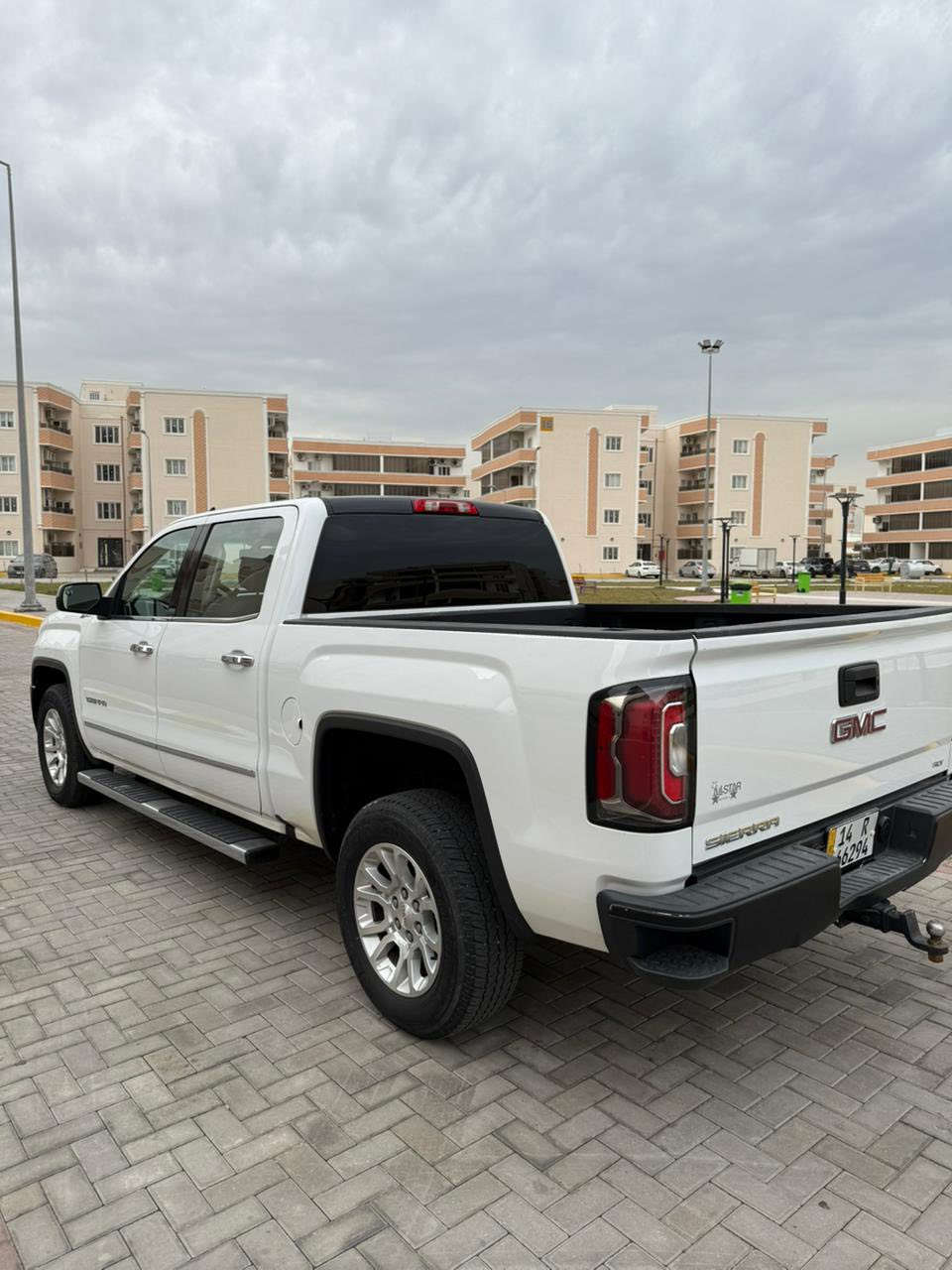 للبيع 🔥💸

2018 GMC SIERRA SLT AWD

جمسي سيرا 2018 SLT فور ويل 

#ملاحظة : اخي العزيز انا مكلف بالنشر فقط اي معلومة تريد تعرفها او انت شراء وتريد تعرف تفاصيلها اتصل على رقم صاحب السيارة او تراسله 🤍

السيارة كفالة عامة ✅ بيها نسبة مياه امطار بسيطة برغي ما مفتوح بالسيارة 

فول مواصفات السيارة دواخل بيجي ✅السيارة جاهزة من كلشي ما تصرف عليها شي وانظف من الصور 

السيارة مرقمة بصرة وجاهزة تحويل ثاني يوم ✅

#السعر : 250 ورقة 💸💸 قابل للتفاوض الشراي يتصل :

***********

مكان السيارة // البصرة ( القبلة ) //
