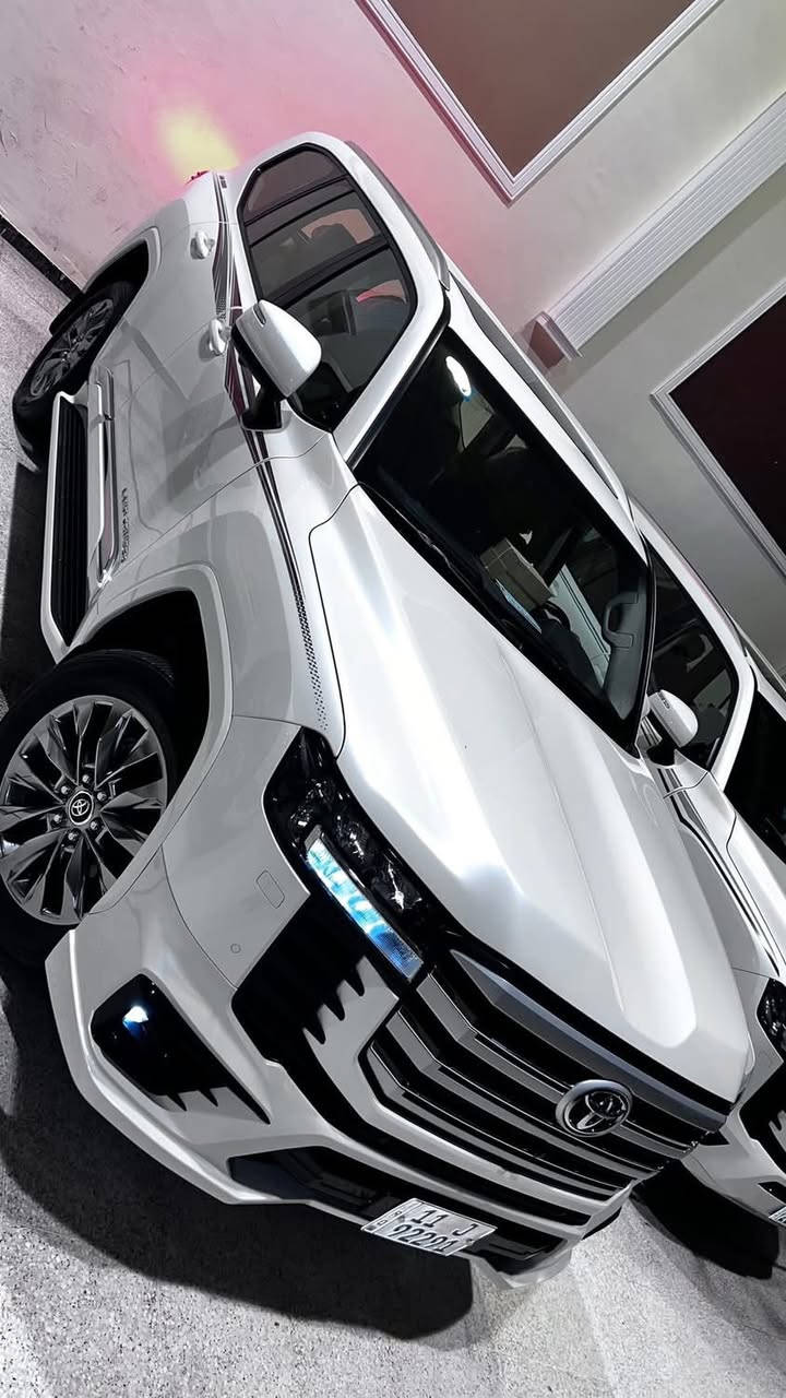 سلام عليكم
لاندكروز GXR  المتتد بريم اصل

محرك 4000 V6تنفس طبيعي 

موديل 2024اصل تكمة و سنوية. 
مكفولة من صبغ وتبديل والبارد

رقم بغداد باسمي تحويل 

مواصفات 

ثلث شاشات 

سلايت 

كشنات تبريد 

كشنات اثنين كهرباء 

تشغال بعد 

كشنات جلد 

جنطة كهرباء 

حساس امامي خلفي

أربع كامرات 360درجه

فتحة سقف  

بصمات اثنين

بيع اومراوس

مكاني بغداد لاستفسار ***********
