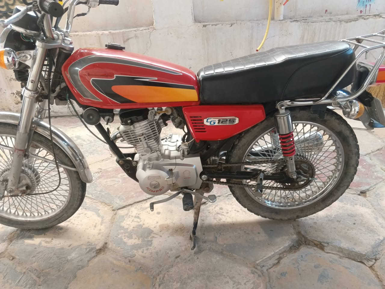 سلام عليكم 
دراجة نامة برو غطاس شاصي 2020 محرك 2025
سنوية وارقام جاهزة كهربائيات شغالة ناقصها جوزة فقط
للاستفسار ***********
