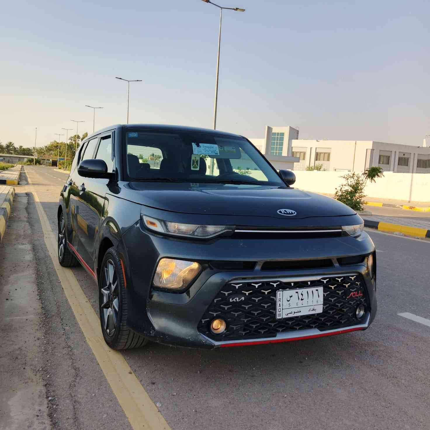 السلام عليكم صول للبيع السعر 105 وبيها مجال 2020 مكينه 2000 دوش مكان السياره عزيزيه لسياره بيها صبغ حزام سياره جاهزه من كلشي اي نقص مابيها ***********
