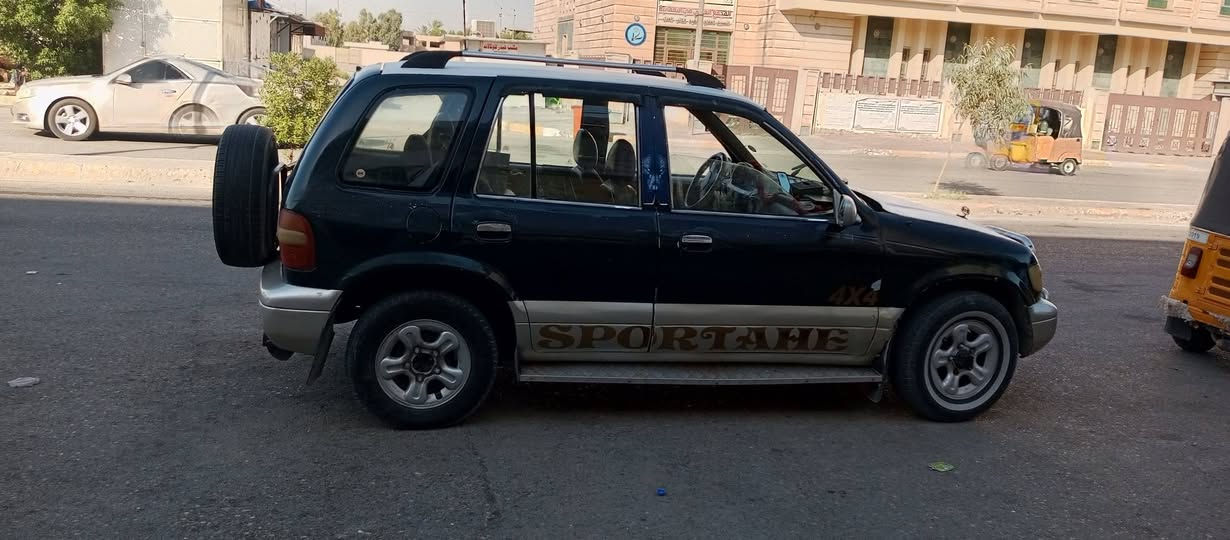 سلام عليكم سبورتج موديل 95سياره كير مكينه حداديه كهربايات كله شغال سياره خير من الله تخم داير سياره حلوهووجاهزه رقم بغداد سنويه ل27 سعر 30مراوس حسب لقناعه ***********
