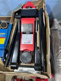 متوفر انواع الجكات لرفع السيارات  جك تركي بالون هواء ٣ طن جك تركي دبل ...