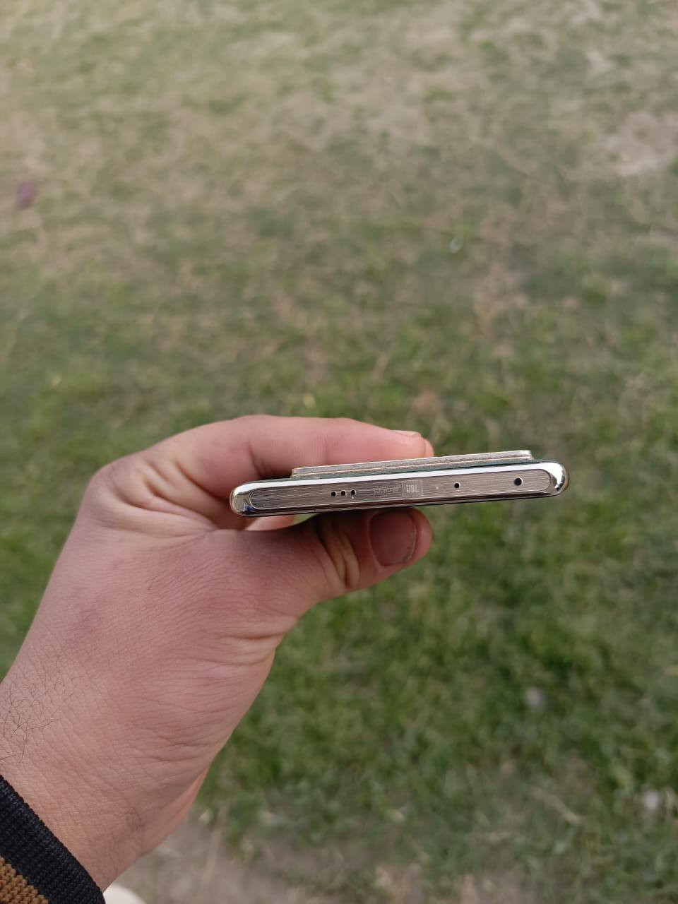 انفنكس نوت 40برو ذاكرا 256 مواصفات معروفه وجهاز يخبل شحنه يومين مخابره اتصال نت كله  فول فقط جامه مال كامره خلفيه مكسوره تتبدل ب10الاف سعره 175 او مراوس شعندك نزل 
***********
