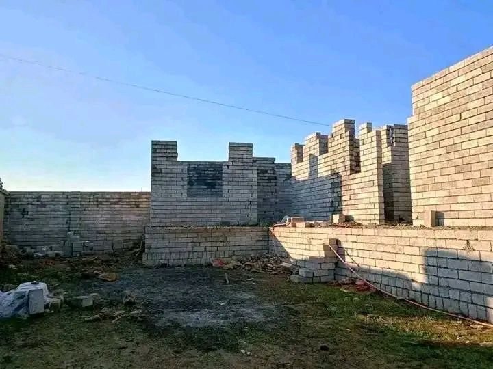 السلام عليكم 
كادر بناء متفرغ حاليا نشتغل بالألف شغل نضيف وشوف العين الي عنده شغل يتصل واحنا حاضرين الرقم ***********
