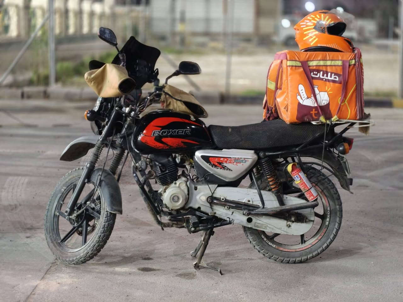 السلام عليكم بوكسر 18 محدثه 22 فقط شاصي 18 مكينه كايمه مرقم بغداد تحويل ثاني يوم باسمي دراجه سعر واحد و 300 وبيها مجال بسيط ***********
